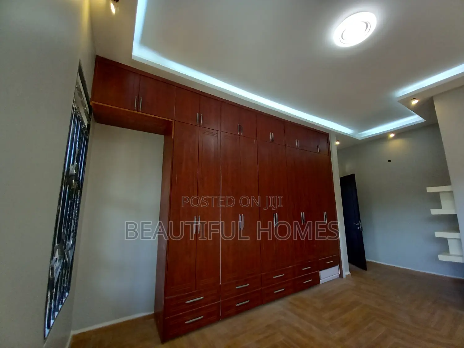 Furnished 5bdrm Duplex in Kira, Central Division for sale
