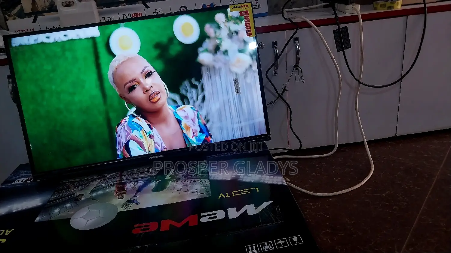 32 Inches Led Mewe Digital Flat Screen Flameless.