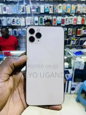 Photo - Apple iPhone 11 Pro Max 64 GB Gold