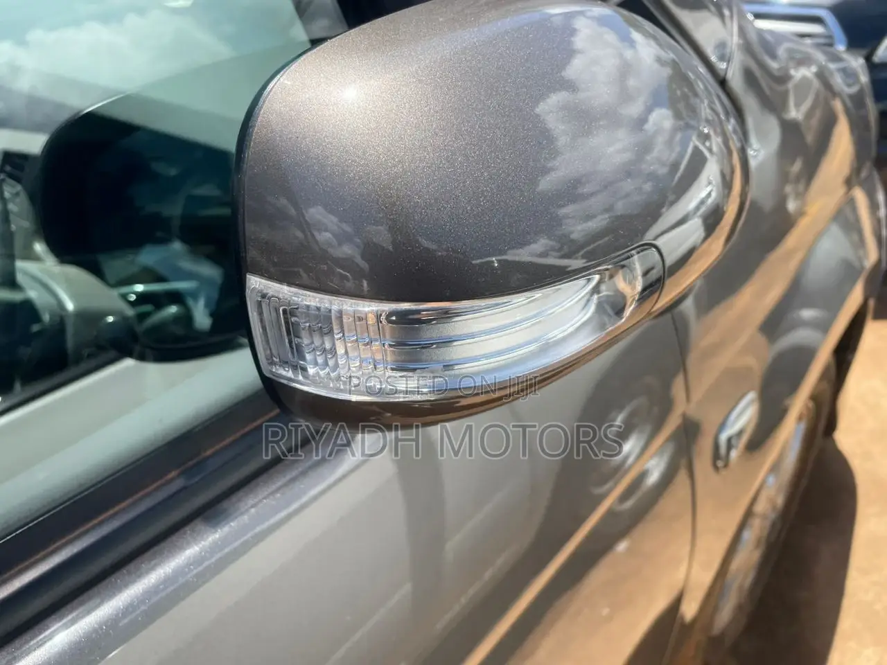 Toyota ISIS 1.8 Platana 2WD 2011 Gray
