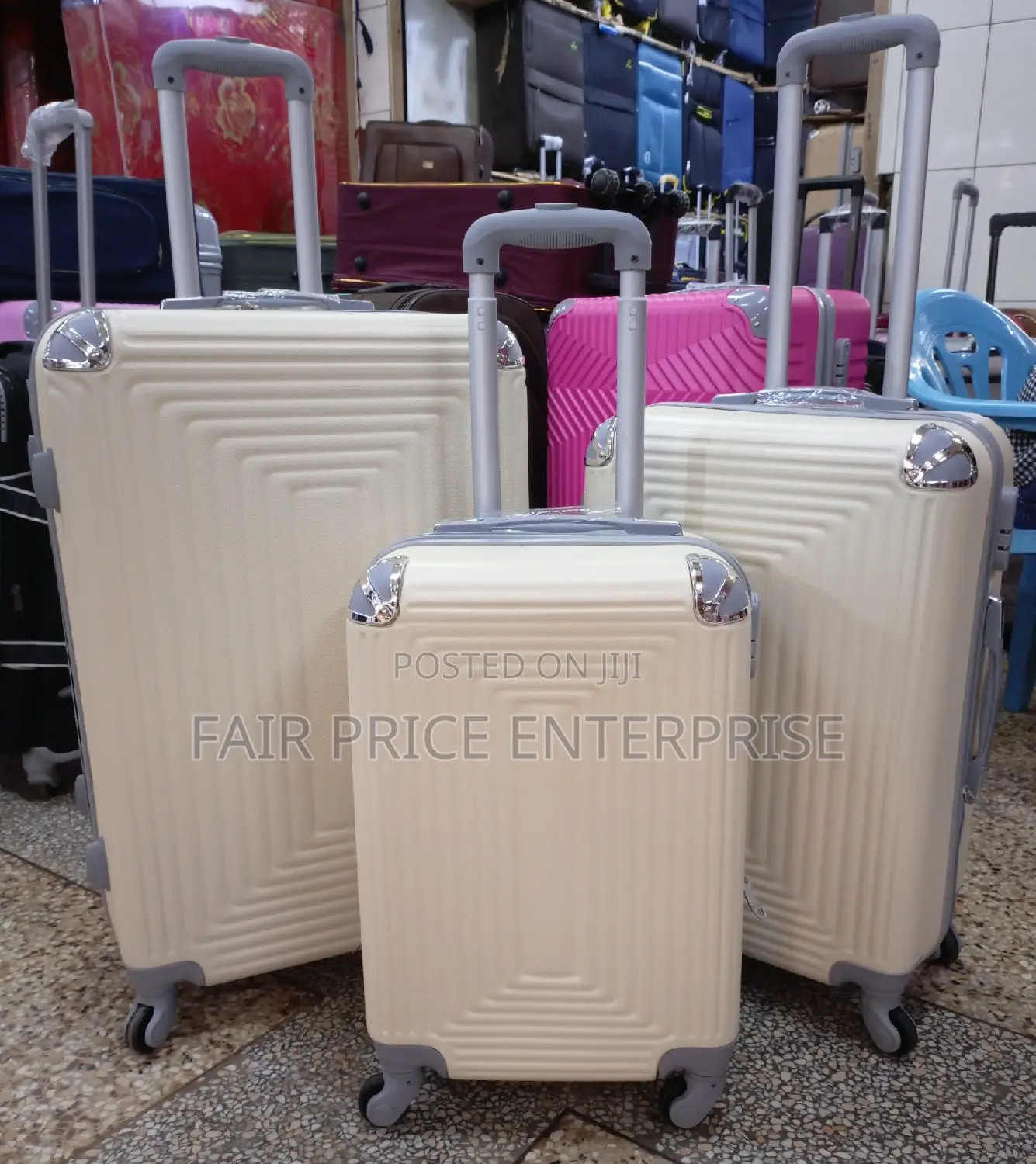 VIP Original Plastic Suitcases. Full Set.( Cream)