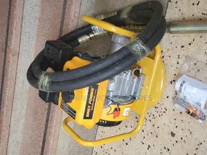 Gasoline Concrete Vibrator With Poker