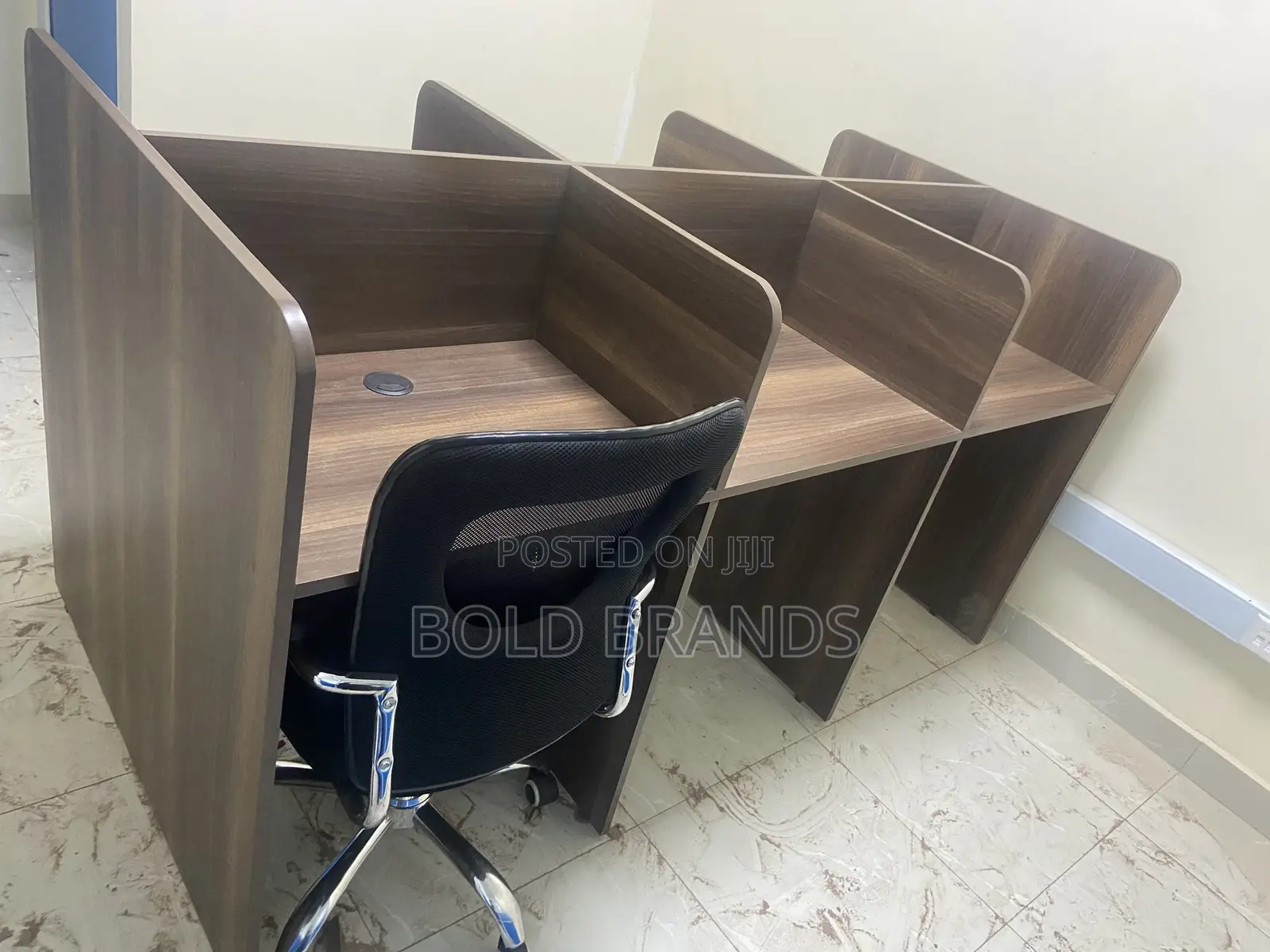 Six Seater Workstation