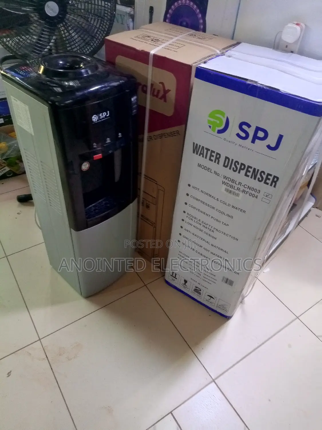 SPJ Water Dispenser With a Compressor