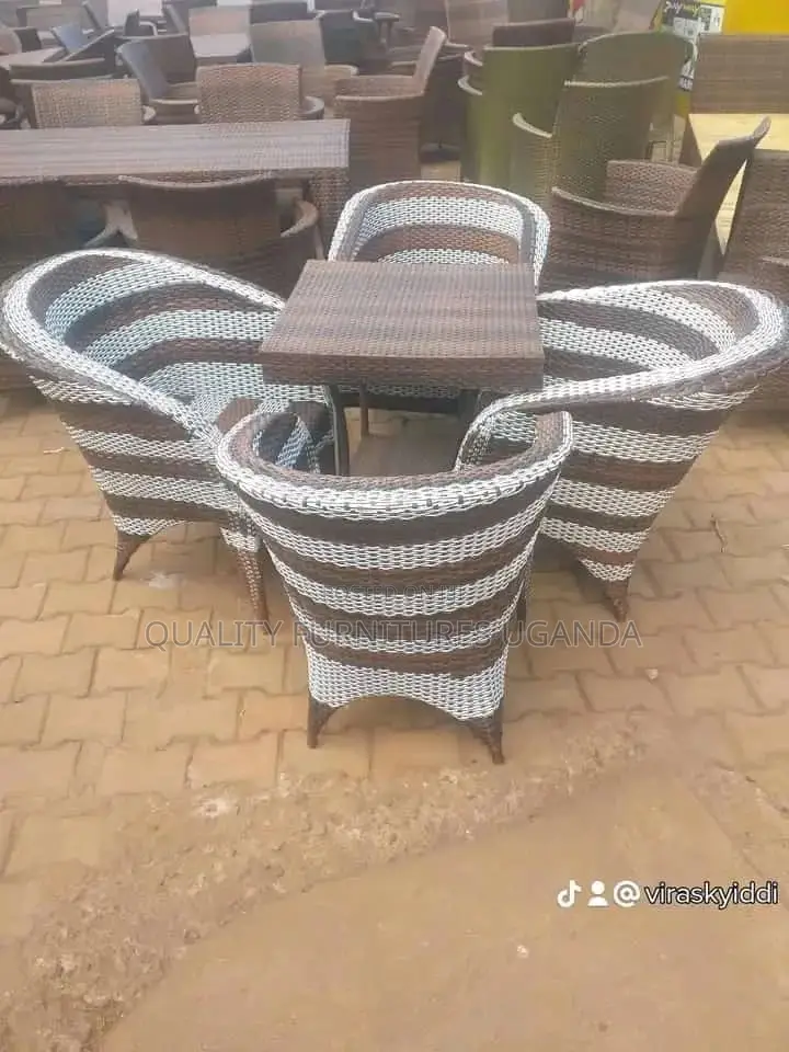 4 Seater Rattan Dinning Table