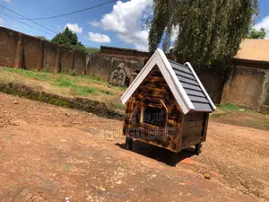 JHGGB Nice Dog House Available