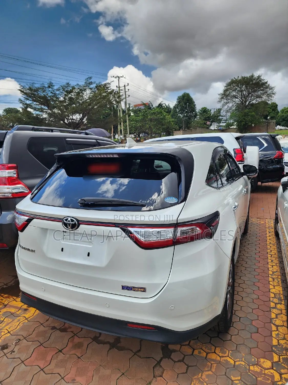 Toyota Harrier 2.0 2018 White