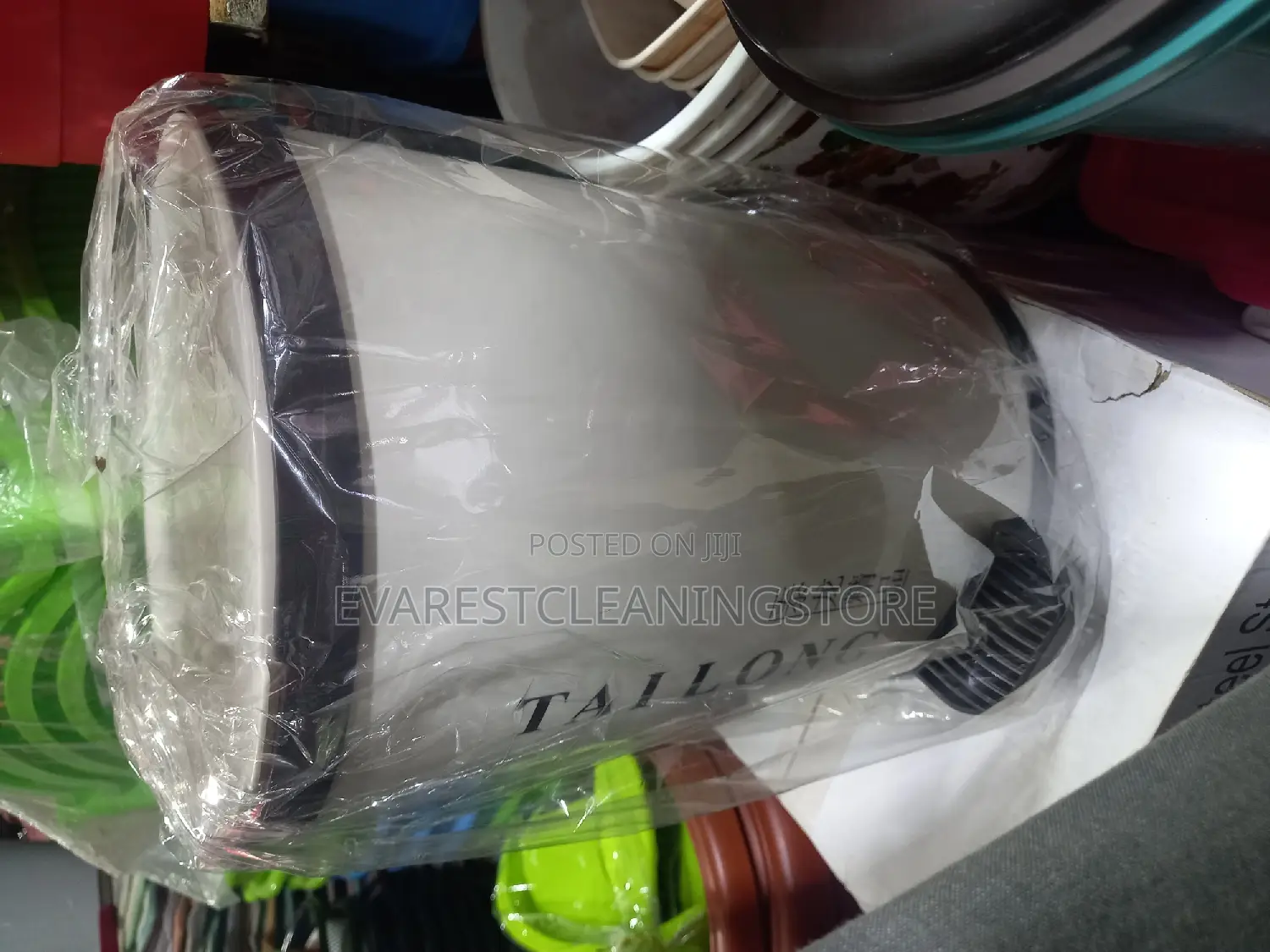 White Pedal Dust Bin