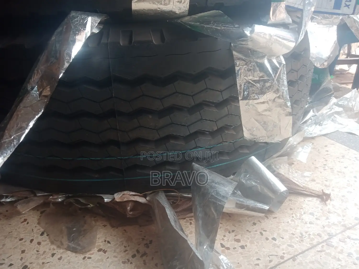 295 Super Single Tyre for Big Tracks.