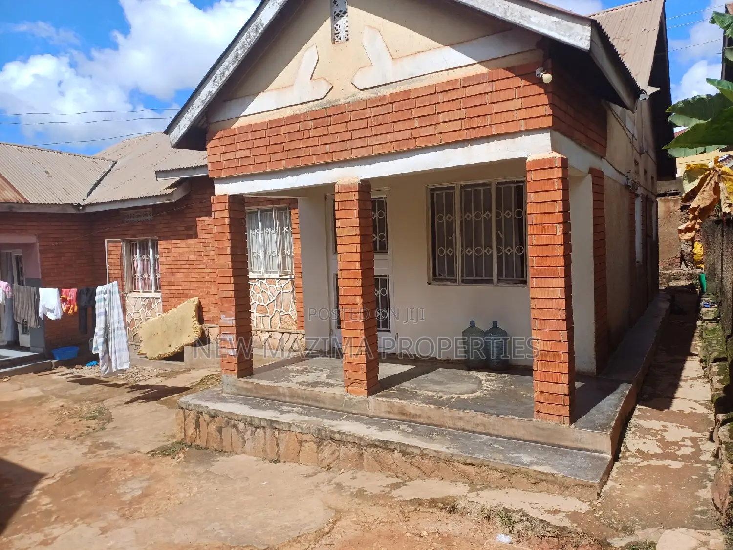 4bdrm House in Makindye Boston, Division A for sale