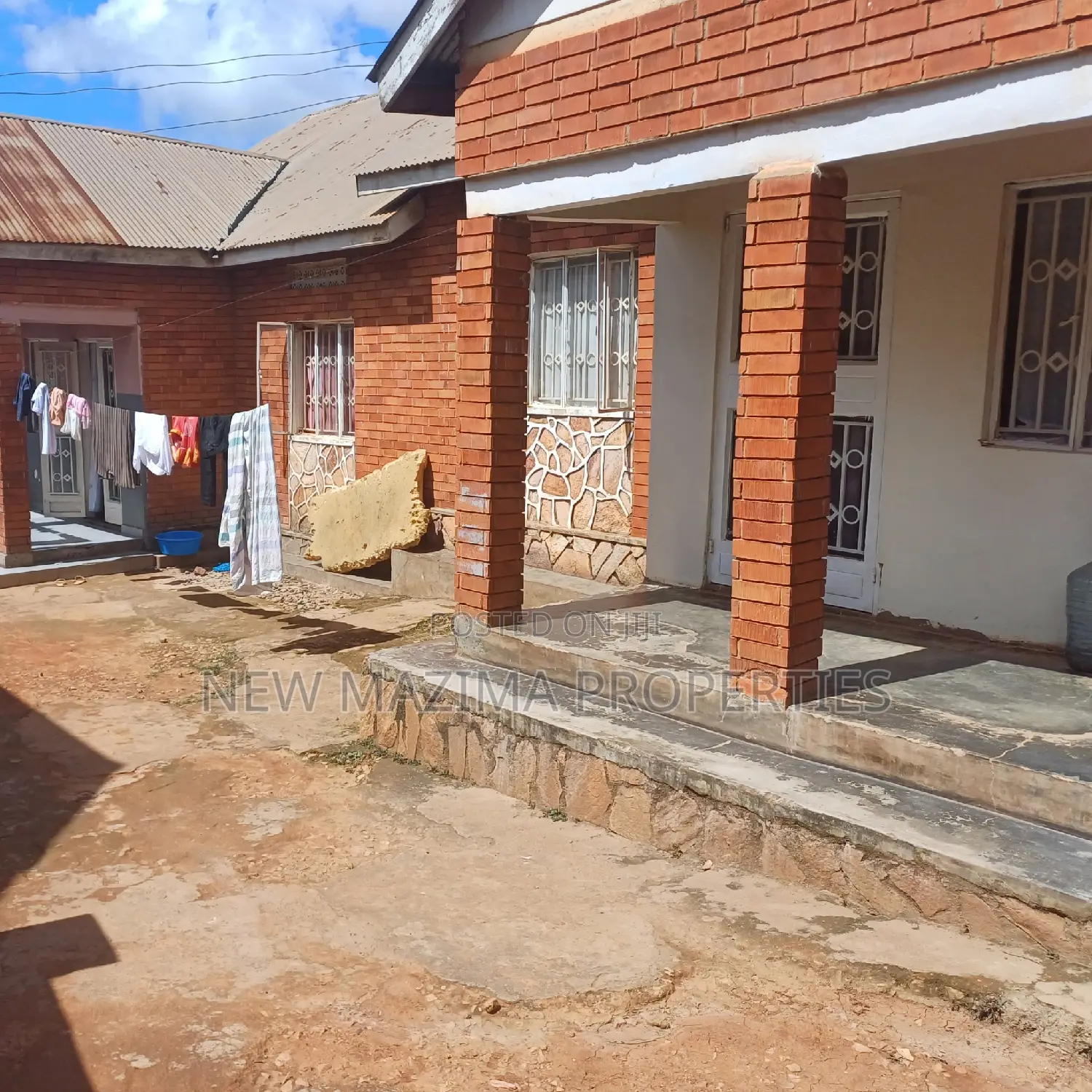 4bdrm House in Makindye Boston, Division A for sale