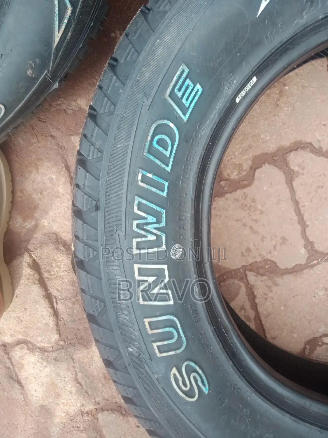 215/70r16 Sunwide Tyre With White Wall.