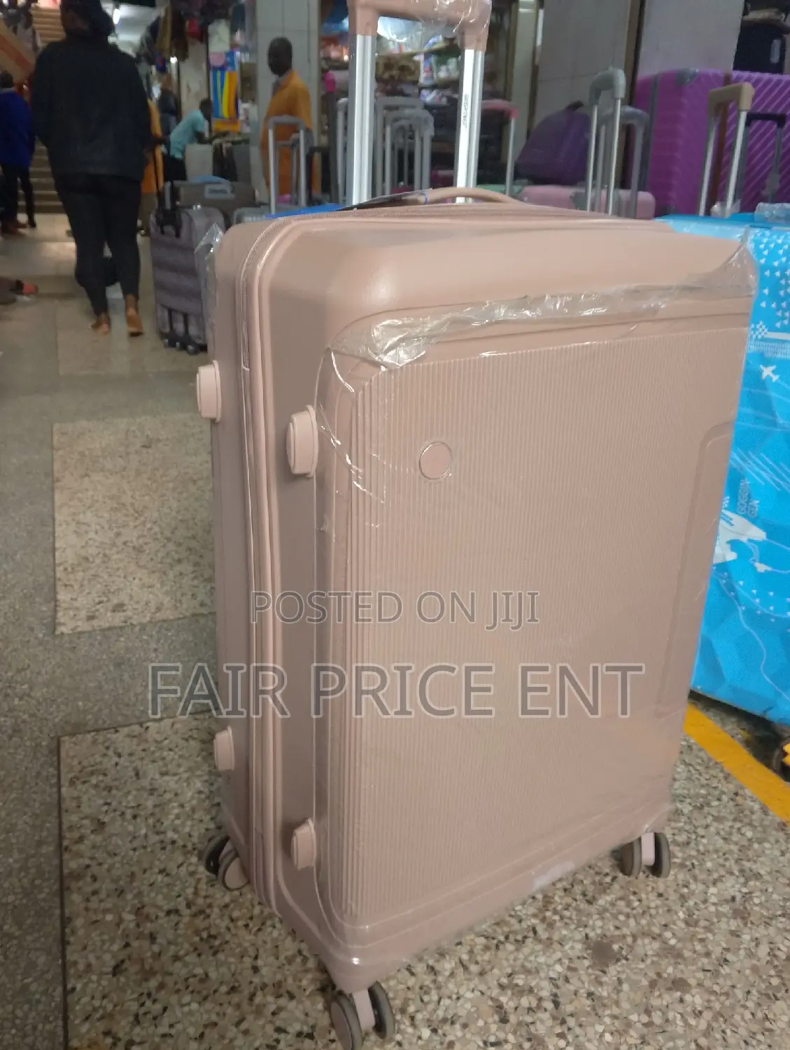 Original Plastic Suitcases. Large.( Brown)