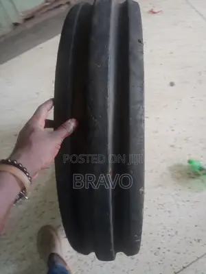 900-16 Tractor Tyres Highway.
