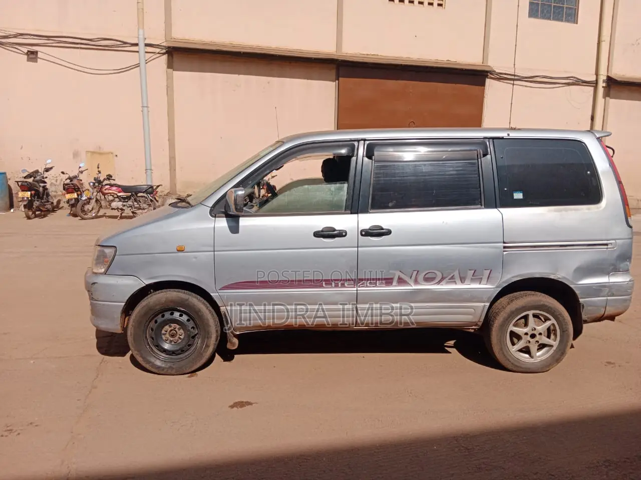 Toyota Noah 2.0 AWD (8 Seater) 2001 Silver