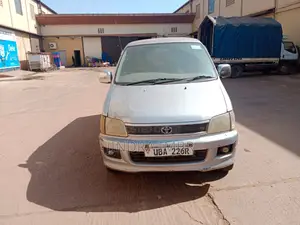 Toyota Noah 2.0 AWD (8 Seater) 2001 Silver