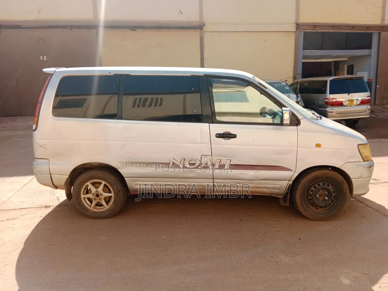Toyota Noah 2.0 AWD (8 Seater) 2001 Silver