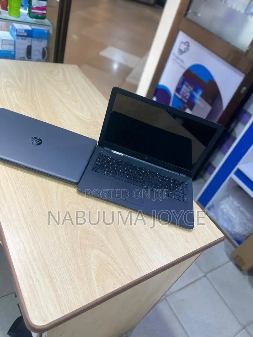 New Laptop HP 250 G5 8GB Intel Core I5 SSD 256GB