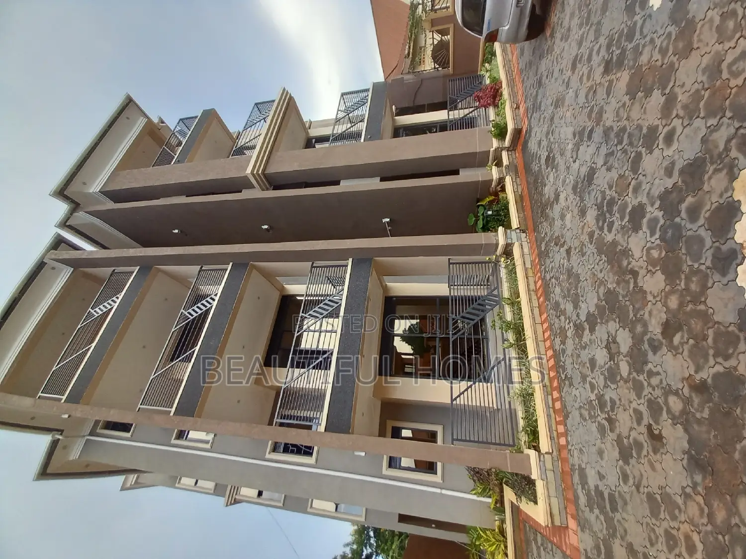 Furnished 3bdrm Apartment in Kisaasi, Nakawa for sale