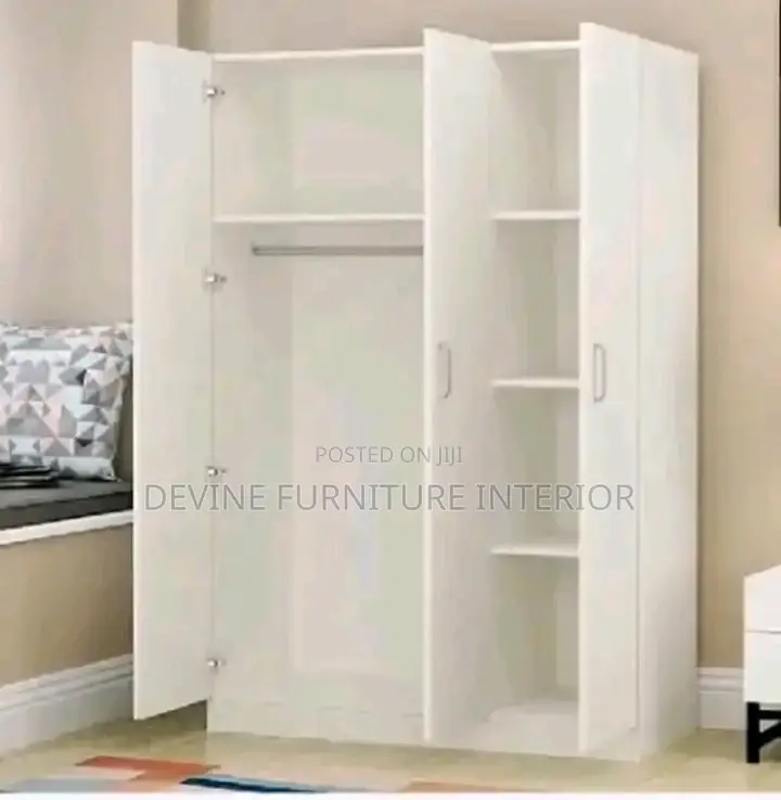 Wardrope in White Colour