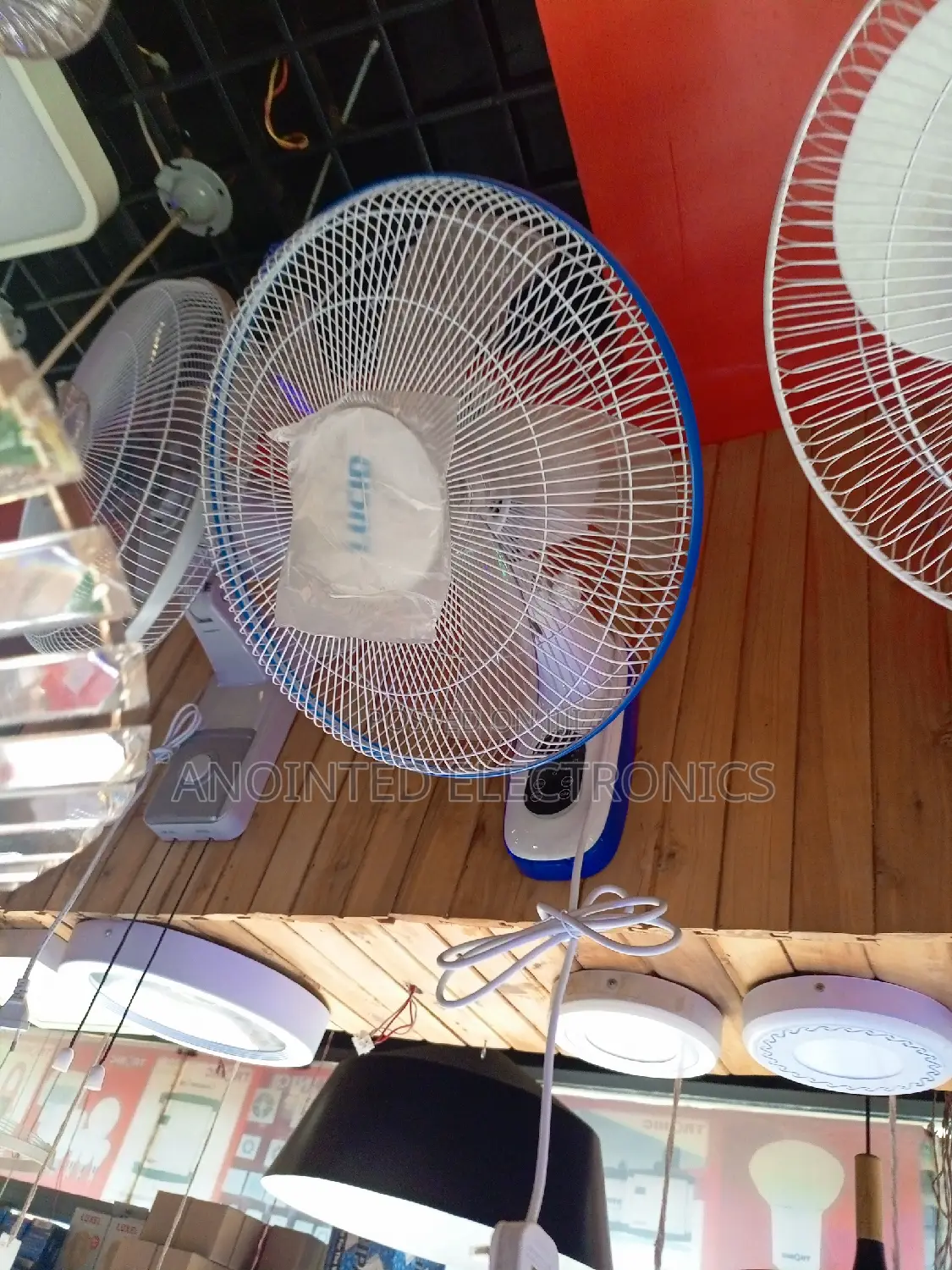 Lucid Wall Fans With a Remote