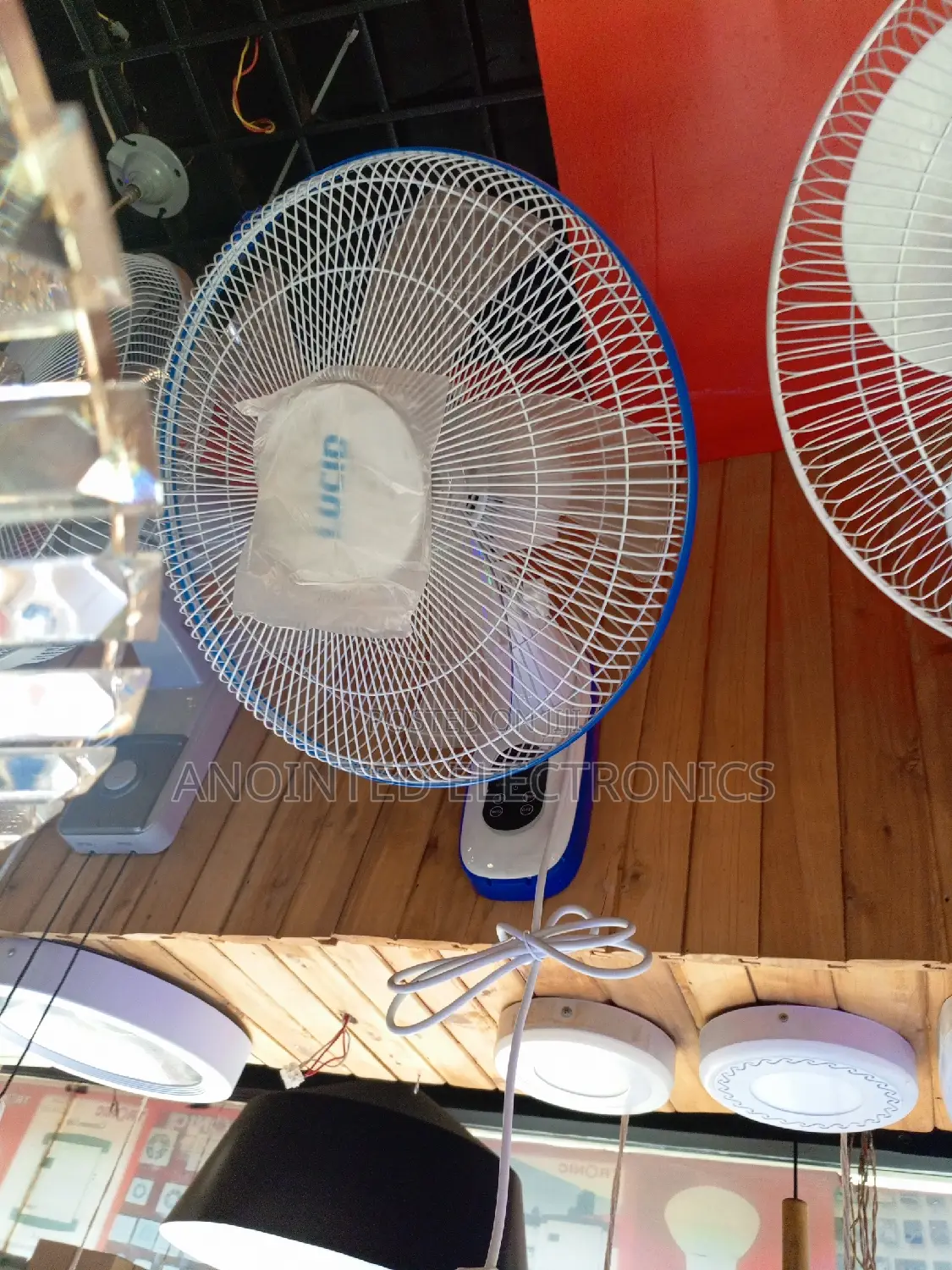 Lucid Wall Fans With a Remote