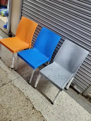 Plastic Chairs Plastic Chairs