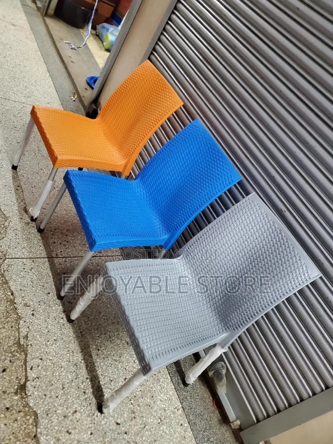 Plastic Chairs Plastic Chairs