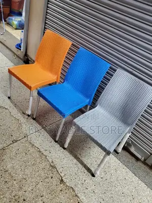Plastic Chairs Plastic Chairs