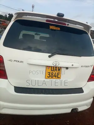 Toyota Kluger 2004 White