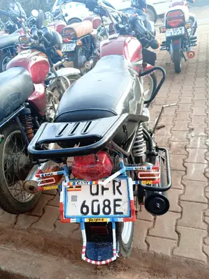 TVS HLX 125 2023 Red
