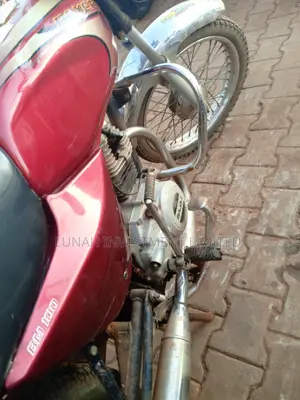 Bajaj Boxer 100 2020 Red