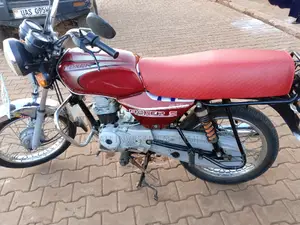 Bajaj Boxer 100 2022 Red