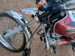Bajaj Boxer 100 2018 Red