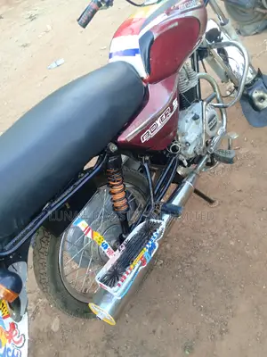 Bajaj Boxer 100 2018 Red