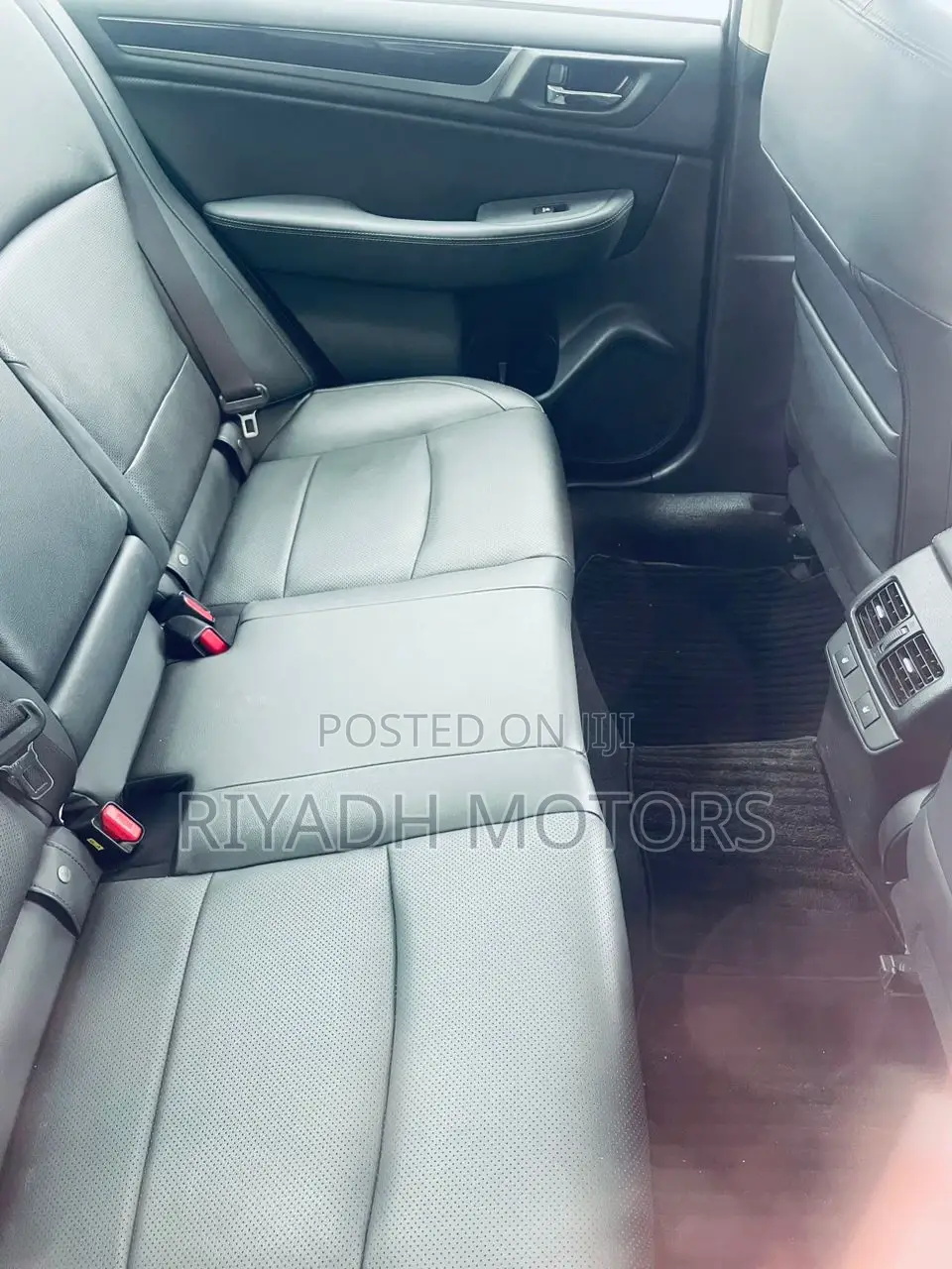 Subaru Legacy 2.5i 4dr Sedan AWD (2.5L 4cyl CVT) 2015 Silver