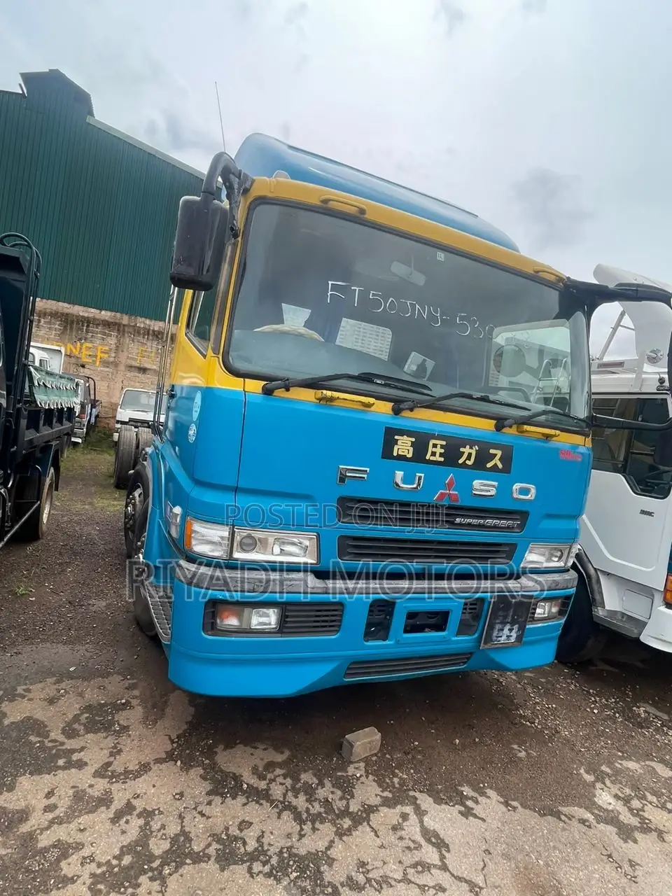 Fuso Super Great 12tyres