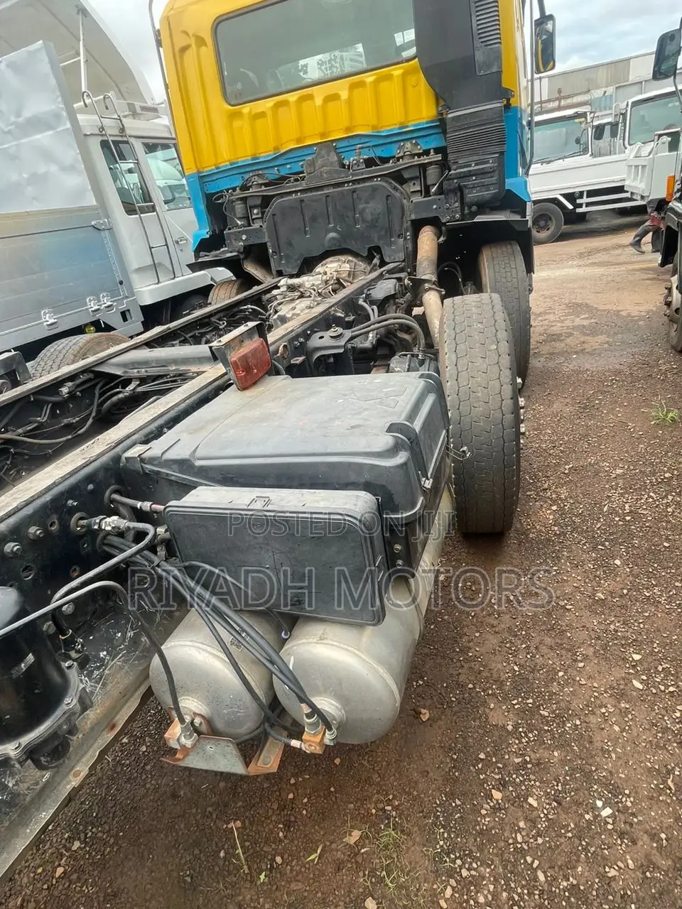 Fuso Super Great 12tyres