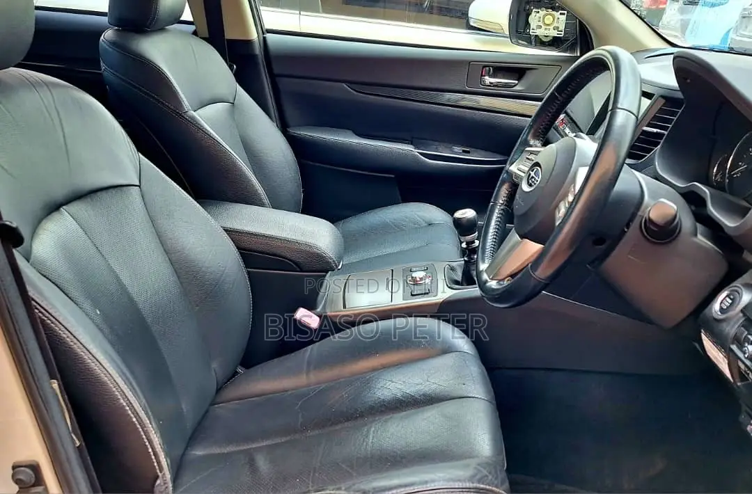 Subaru Legacy 2.5i Premium 2011 White