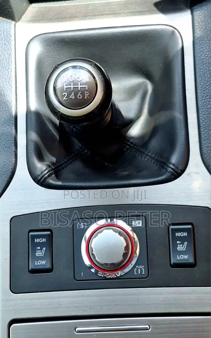 Subaru Legacy 2.5i Premium 2011 White