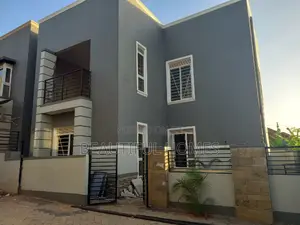 Furnished 4bdrm Villa in Kira Tarmacked for sale