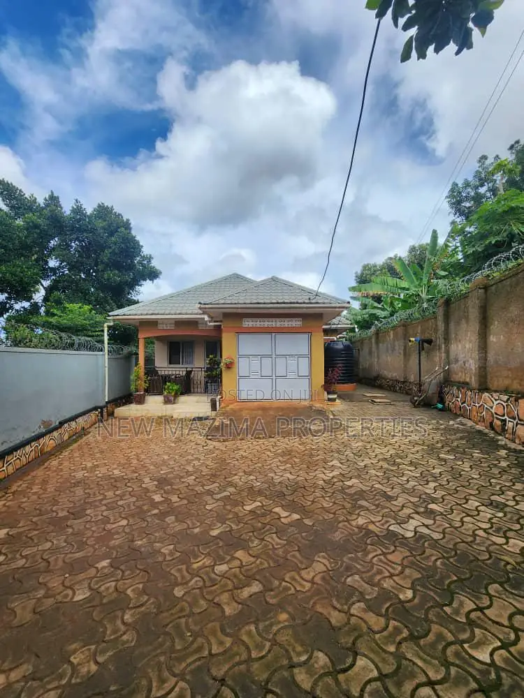 3bdrm Bungalow in Bwebajja Kitende, Division A for sale
