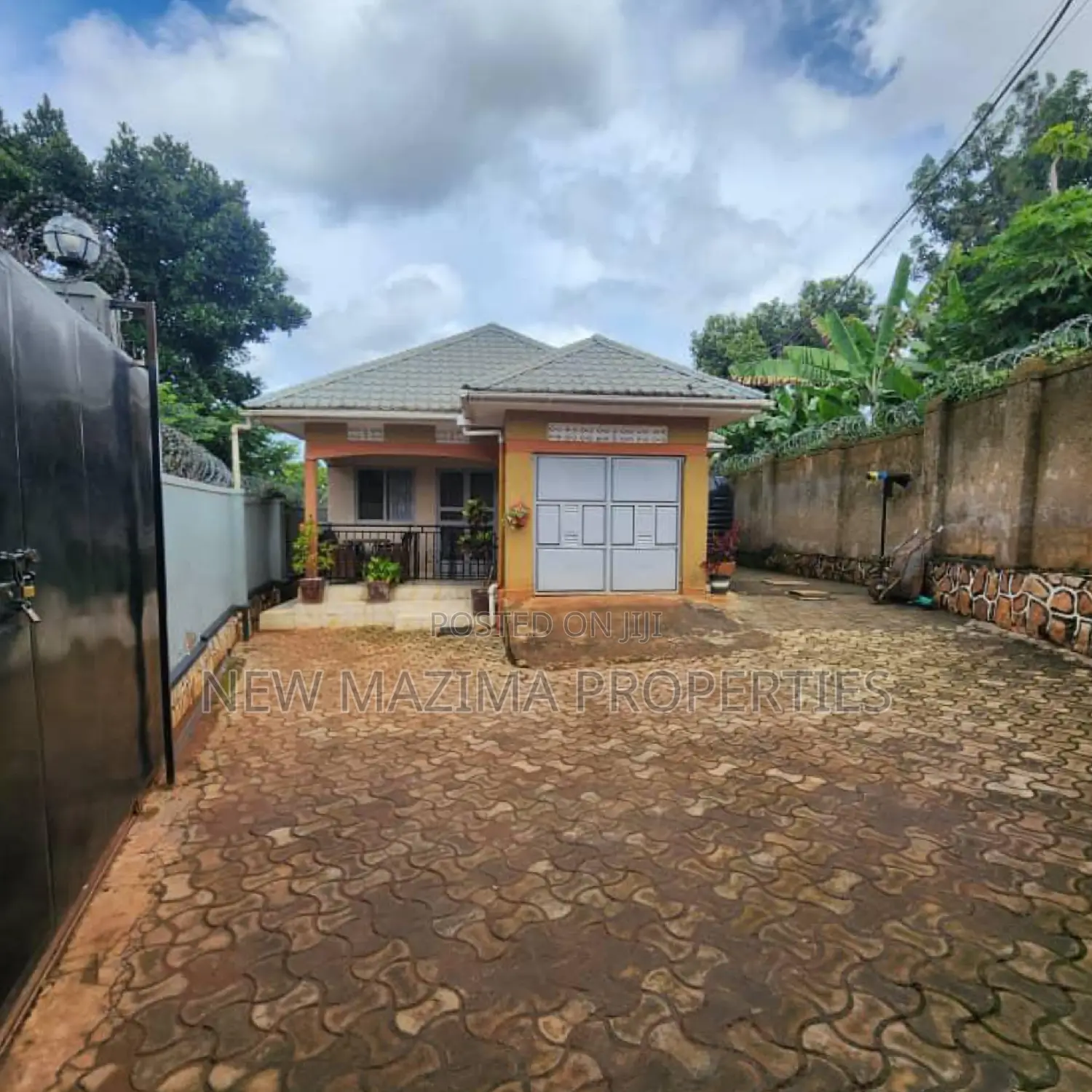3bdrm Bungalow in Bwebajja Kitende, Division A for sale