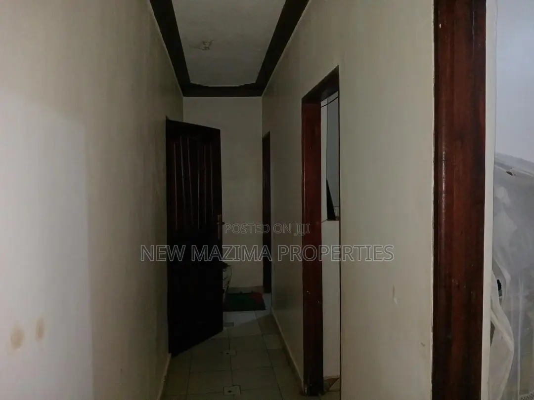 3bdrm House in Seguku Heights, Division A for sale