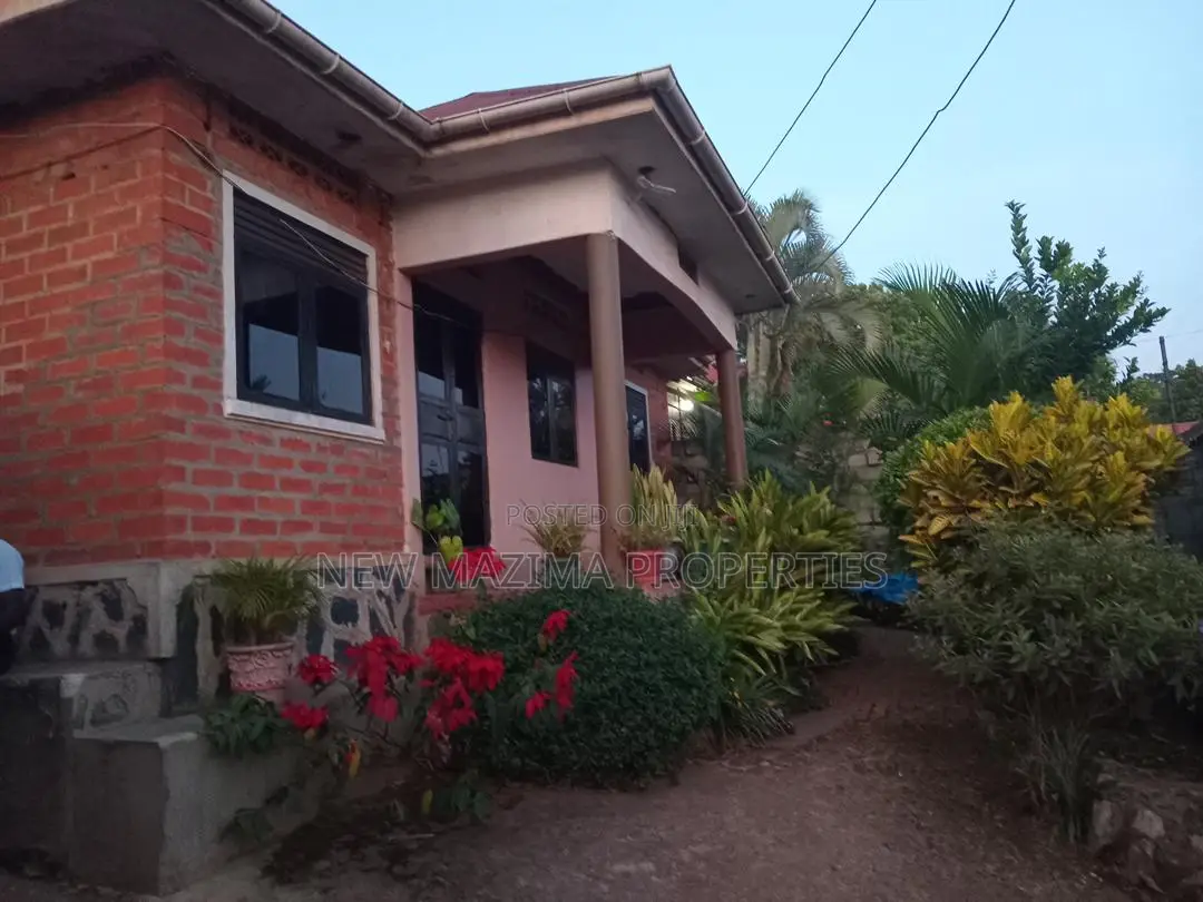 3bdrm House in Seguku Heights, Division A for sale