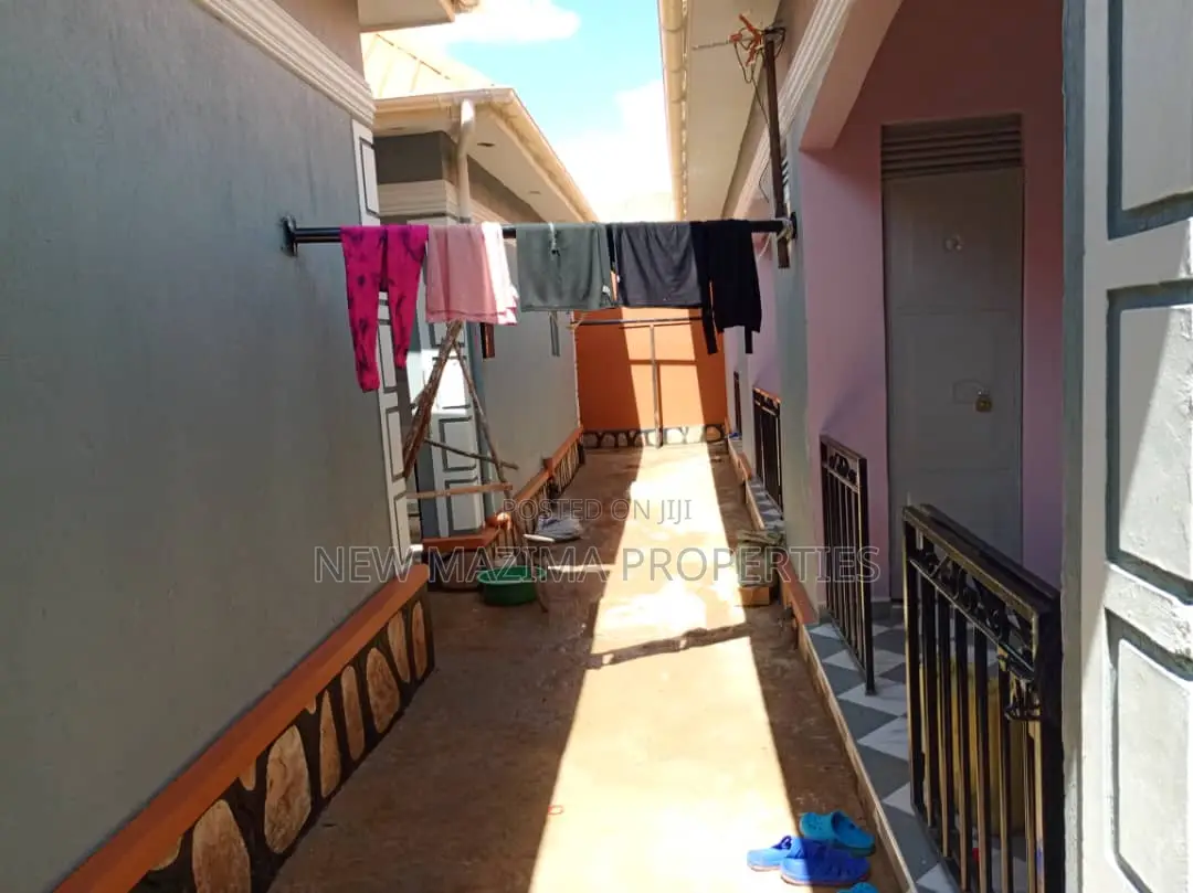 7bdrm House in Nansana Town, Division A for sale