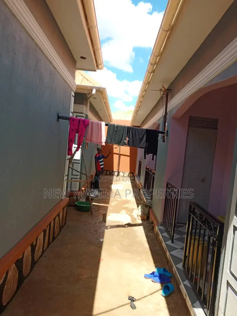 7bdrm House in Nansana Town, Division A for sale