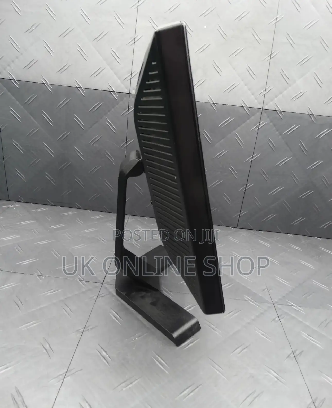 Dell 17in Flat Panel LCD Monitor 1280 X 1024 Black 60H