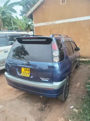 Toyota Raum 2004 Blue