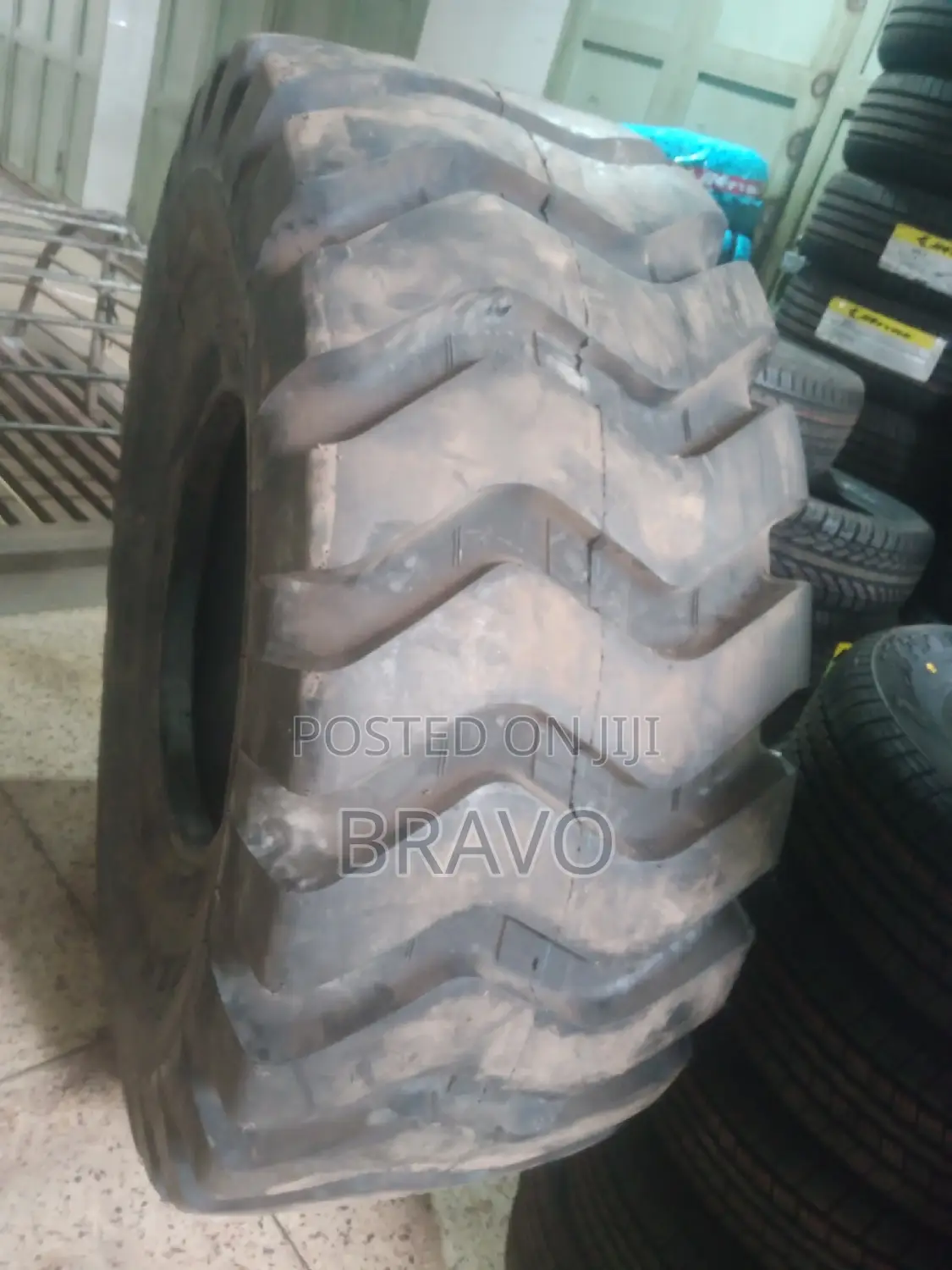 23.5-25 ROAD HIKER for Tractor .